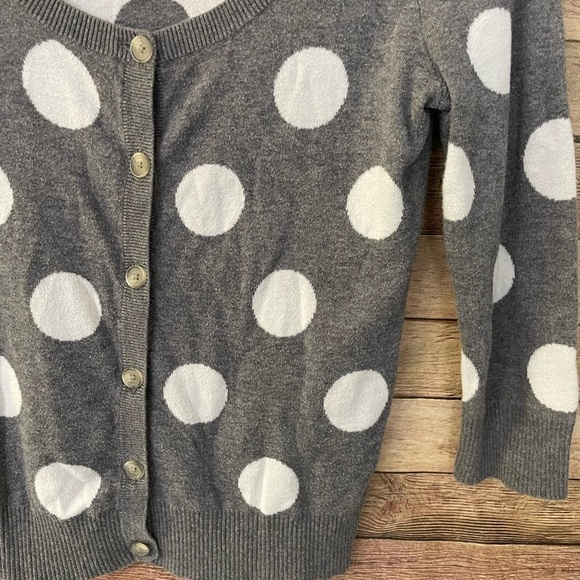 American Eagle Outfitters Women’s Button Cardigan Sweater Gray Polka Dots Medium - Picture 5 of 7